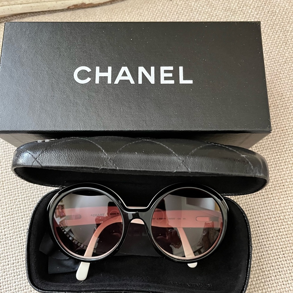 CHANEL Black and Pink Round Sunglasses